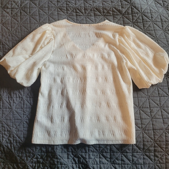 Rw and Co puff sleeve top size large - Picture 2 of 3